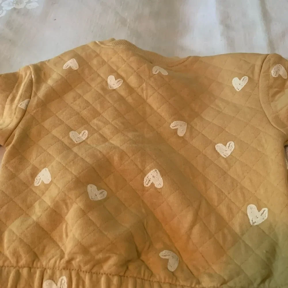 Carter’s Sweat Shirt